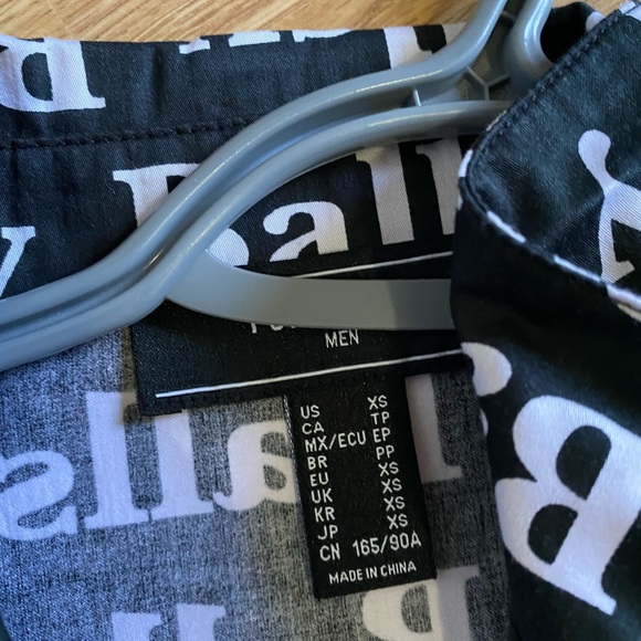 Button up - Picture 2 of 2